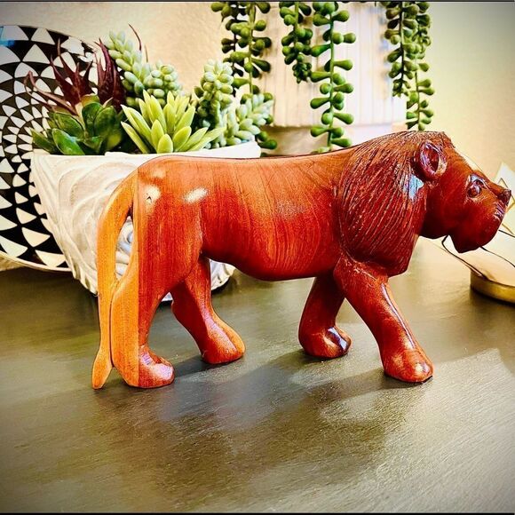 ♥️ Lion Figurine, hand carved wooden mid century - Picture 8 of 10